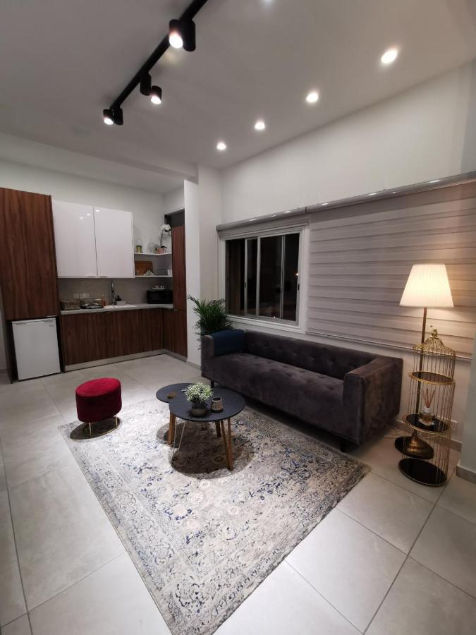 Skin Suites-Luxury Living Nikosia Bagian luar foto