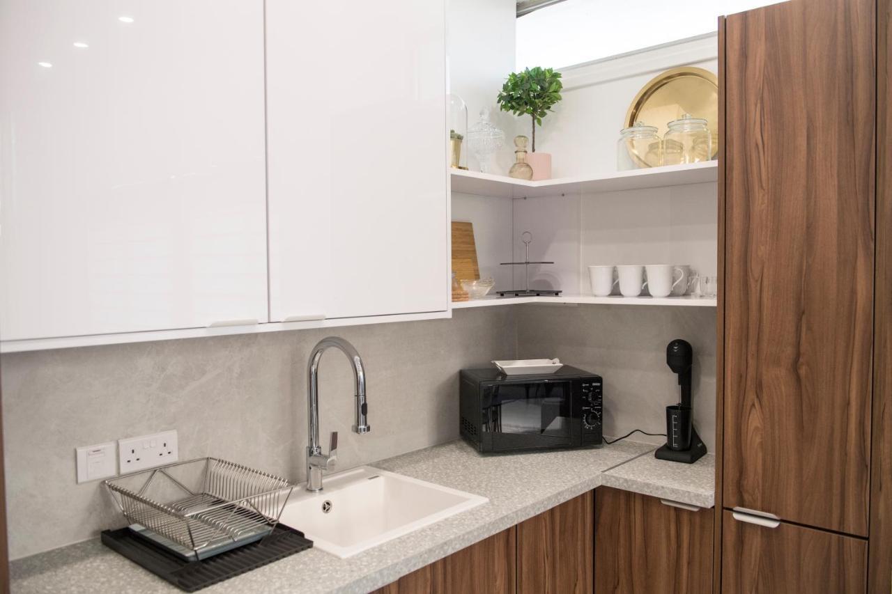 Skin Suites-Luxury Living Nikosia Bagian luar foto